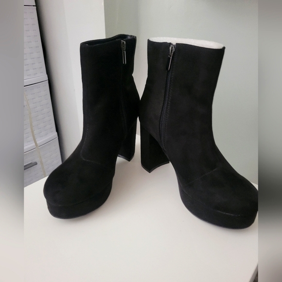 New Torrid suede black platform booties 9w 9 wide Boot - Picture 3 of 6